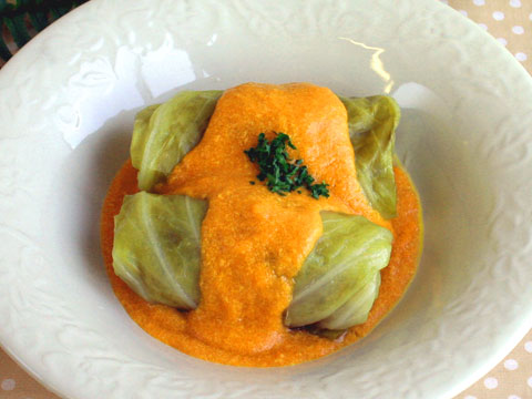 ロールキャベツ・国産緑黄色野菜ジュース煮込み